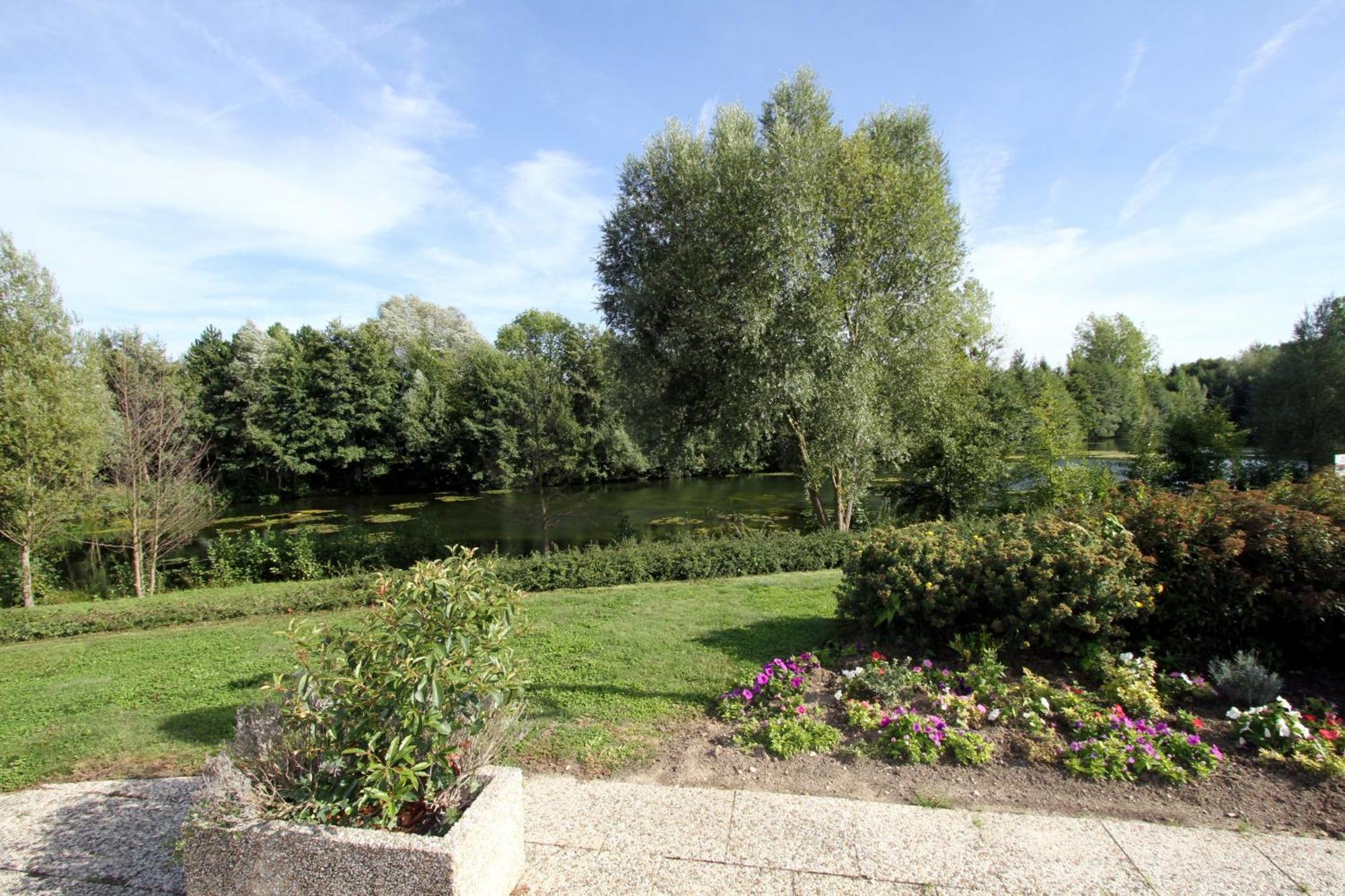 Ibis Chateau-Thierry Essomes-sur-Marne Exterior foto